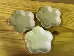 ルクルーゼ　ミニフラワープレート　　5枚セット ルクルーゼ ミニフラワープレート 5枚セット Amazon｜ル