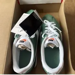 NIKE ナイキ スニーカー グリーン スエードのサムネイル