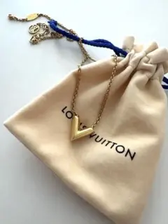【美品】Louis Vuitton ゴールド V字型ネックレスのサムネイル