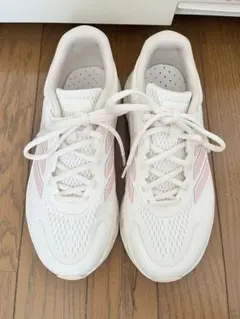 adidas ピンク スニーカー　ベンティス クライマクール　ランニングシューズのサムネイル