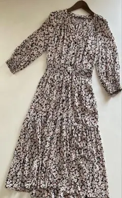 ZARA花柄長袖フレアワンピース S