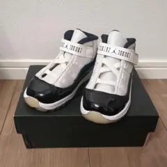 Jordan 11 Retro ホワイト/ブラック