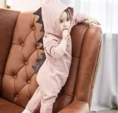 新品　恐竜　ロンパース　ピンク