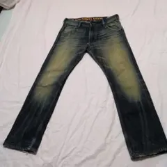 DIESELのダメージ加工のジーンズ