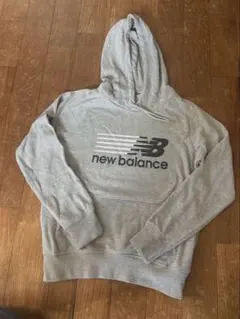 new balance グレー パーカー