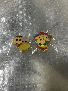 クレヨンしんちゃん ピンバッジ 2個セット(30周年)