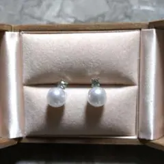 パールとクリスタルのスタッドピアスアレルギー対策上品