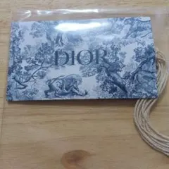 Dior 紙タグ　ノベルティ　ライオンデザイン