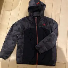 フード付きジャンパ　アンダーアーマー125〜135cm