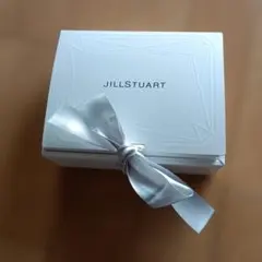 ジルスチュアート 空箱 白