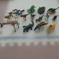 恐竜フィギュア