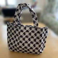 marie claire ミニトート　クローバー柄　フリース　ランチトートのサムネイル