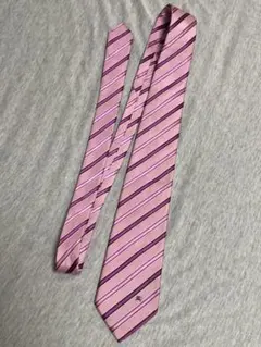 バーバリーブラックレーベル　ストライプ柄ピンク・紫ネクタイ