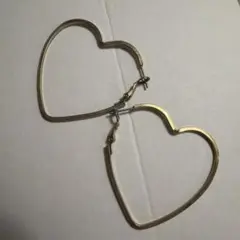 ゴールド ハート型 フープピアス