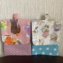 ハンドメイド　ミニミニ小物入れ　猫柄　家事猫　カラビナ付き　2点セット