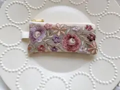 ポーチ ペンケース インド刺繍リボン ホワイト 花柄 合皮 No.186再販
