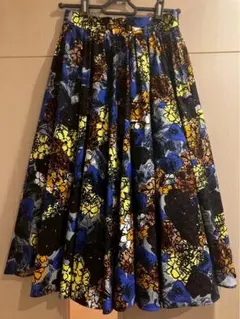 未使用★PRADA プラダ　花柄スカート38S 繊細な花を咲かせたミディ丈Aラインスカートでエレガントに。プラダの