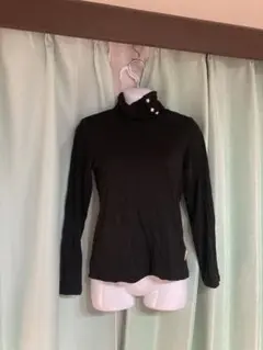 926.earth music and ecology黒のタートルネック⭐︎