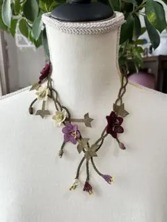 トルコハンドメイド イ-ネオヤブローチ 。