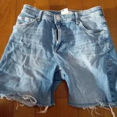 H&M デニムショートパンツ カットオフのサムネイル