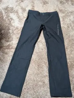 美品！adidasゴルフ　黒　パンツ