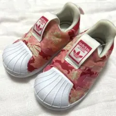 adidasスリッポン