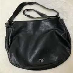 【希少】PRADAプラダ　ショルダーバッグ　オールレザー　三角プレート