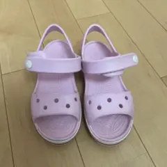 crocs ピンク サンダルのサムネイル