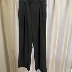 【ユニクロ タックワイドパンツ グレー】