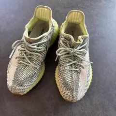 Yeezy 350 V2 クリーム/イエロー