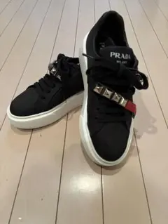 【ほぼ新品】PRADA スタッズバックル付 ナイロン 厚底スニーカーのサムネイル