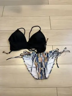 セパレート水着 黒・ストライプ