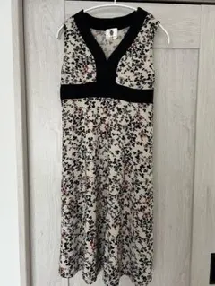 【Bou Jeloud ブージュルード】花柄ノースリーブひざ丈ワンピース