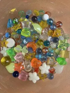 カラフルなアクリルビーズと￼ガラスのビー玉￼おはじき約100個セット