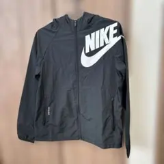 NIKE ブラック ジャケット フード付き 150相当