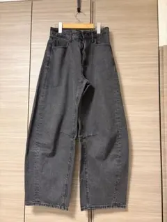 GU バレルレッグジーンズ