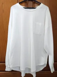 ハニーズ　ポケット付き長袖 Tシャツ L　ホワイト