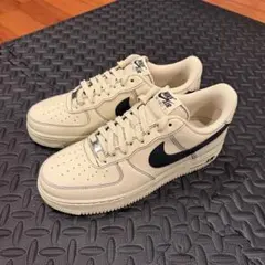 新品未使用 NIKE AIR FORCE 1 07 LV8