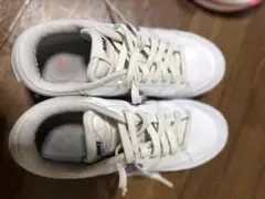 Nike ホワイト/パープル スニーカー