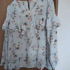 ♡earth　花柄トップス　フリーサイズ♡