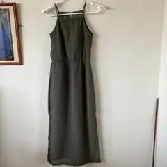 オリーブグリーン キャミソール ロングワンピース　シフォンワンピース　おしゃれ