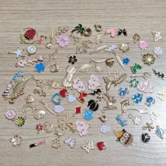 ネ*コ様 大量♥️チャームいろいろ100個♥️まとめ売り