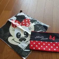ディズニー ミニーマウス ループ付きタオル&ポーチセット