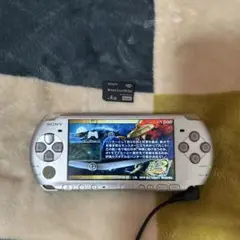 Sony PSP-3000 シルバー 4GBメモリースティック付き