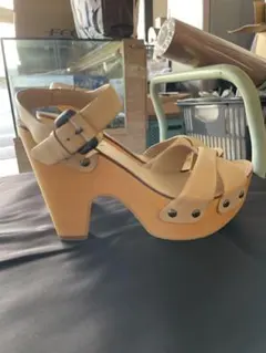 ベージュ クロスストラップ サンダル 高ヒール