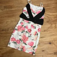 フラワープリントタイトワンピース