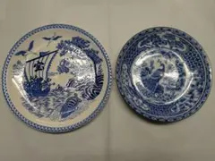 青と白の風景画の皿　&　花と孔雀模様の皿　大皿2枚組セット