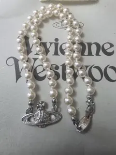 vienne Westwood 三連パール立体 オーブネックレス - メルカリ