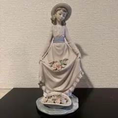 リヤドロ LLADRO No.1304 「花束を持つバレンシアの少女」 置き物