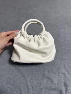 Ungrid　ギャザーハンドミニバッグ　ホワイト　アングリッド